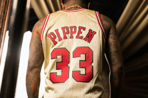MITCHELL & NESS GOLD SWINGMAN QUICKSTRIKE