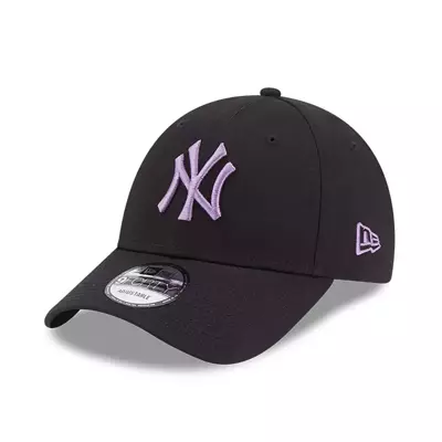 New Era cap 9FORTY Strapback League Essential MLB New York Yankees black / metallic purple