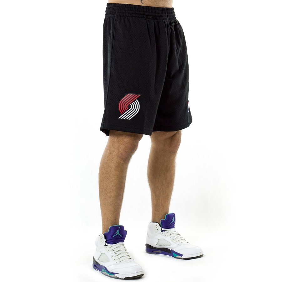 mitchell and ness blazers shorts