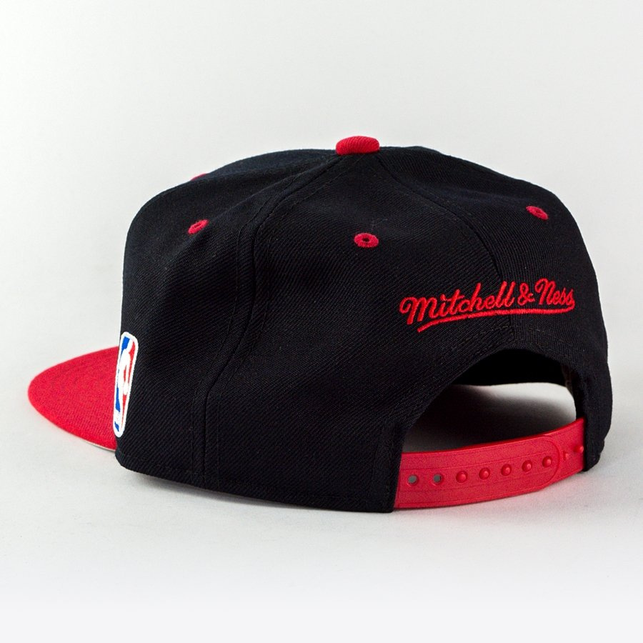 Mitchell and Ness snapback Team Arch Miami Heat black ...