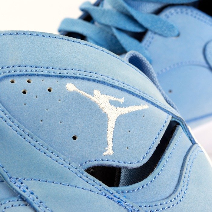 Air jordan 7 shops retro pantone