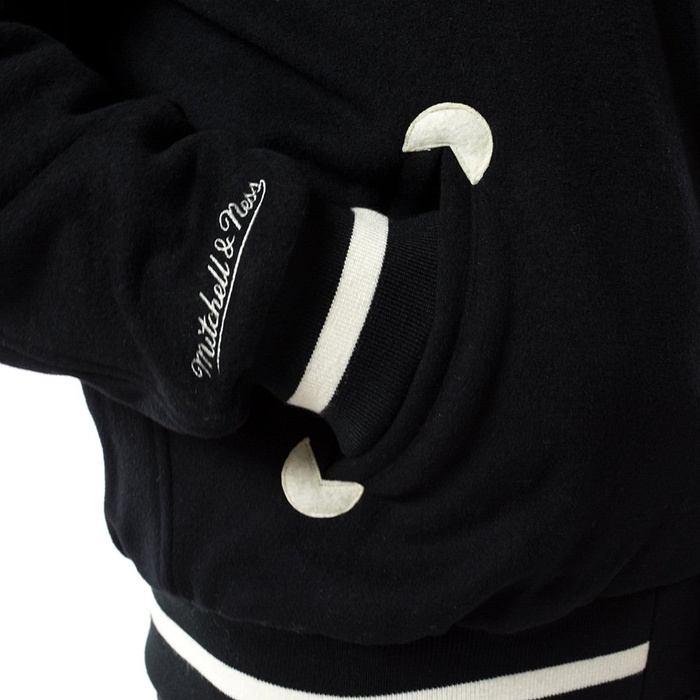 Mitchell and Ness jacket Chicago In The Stands Varsity Chicago Bulls black CLOTHES