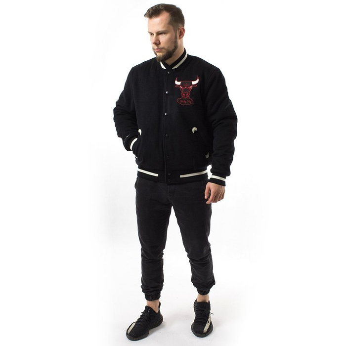 Mitchell and Ness jacket Chicago In The Stands Varsity Chicago Bulls black CLOTHES