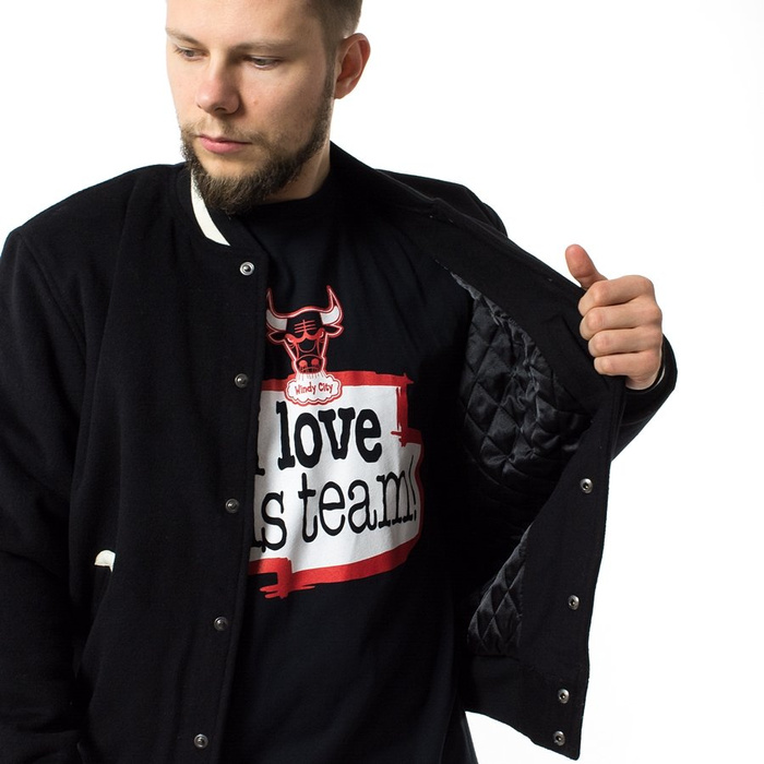 Mitchell and Ness jacket Chicago In The Stands Varsity Chicago Bulls black CLOTHES