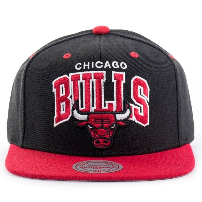 Mitchell and Ness snapback Team Arch Chicago Bulls black / red