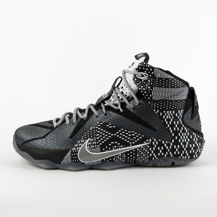 Nike Lebron XII Bhm white / black (718825-001)