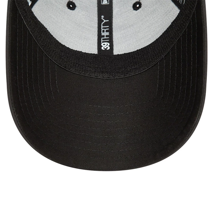 New Era cap 39THIRTHY Holographic Manchester United FB black