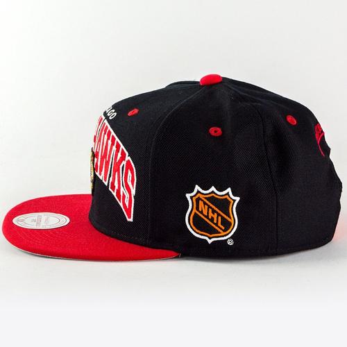 Mitchell and Ness snapback Team Arch Chicago Blackhawks black / red