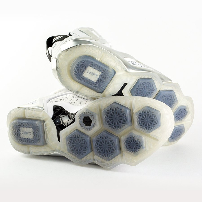 Buty do koszykówki Nike Lebron XII Elite SP x Pigalle white / pure platinum (806951-100) TM