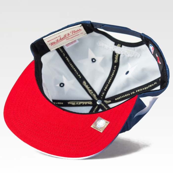 Czapka Mitchell and Ness Chicago Bulls snapback Award ceremony royal / white