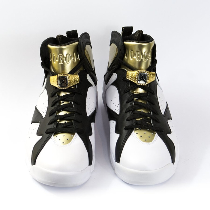 Buty do koszykówki Air Jordan VII Retro Champagne white / metallic gold / black (725093-140) TM