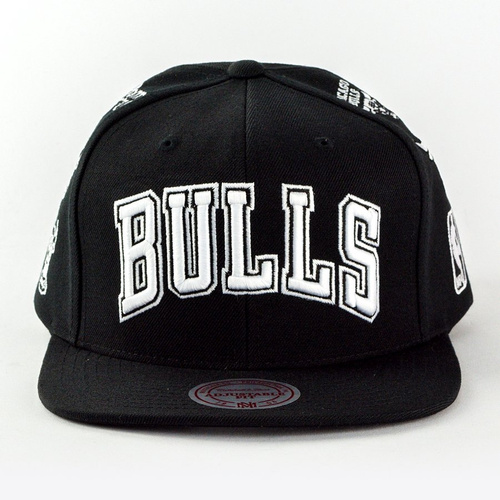 Mitchell and Ness snapback Team Logo History Chicago Bulls black