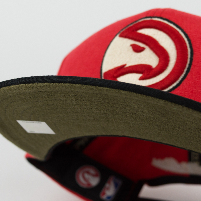 Czapka Mitchell and Ness snapback Sandy Off Atlanta Hawks red / black
