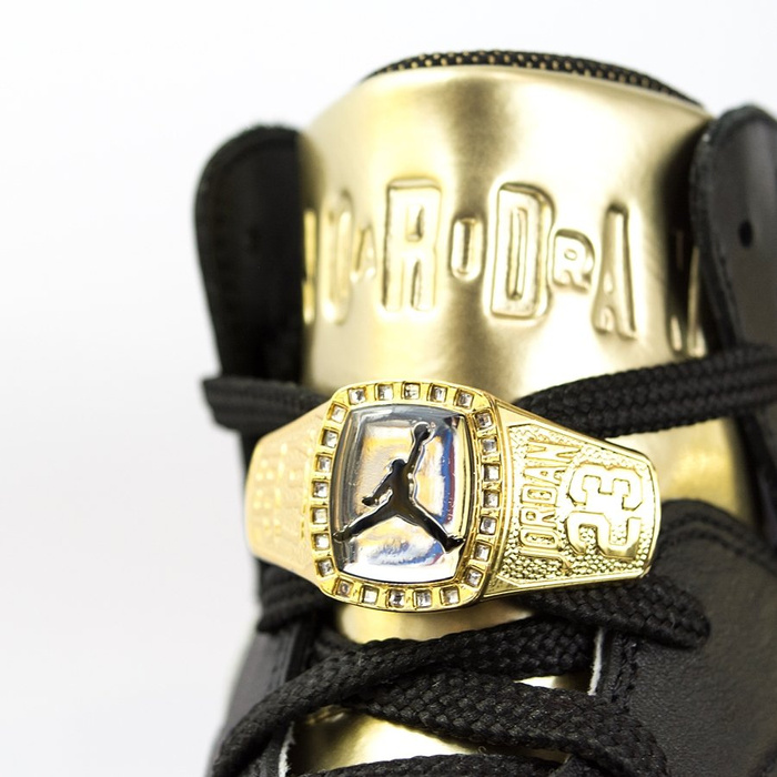 Buty do koszykówki Air Jordan VII Retro Champagne white / metallic gold / black (725093-140) TM