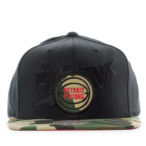 Mitchell and Ness snapback Blind Camo Detroit Pistons black / woodland camo