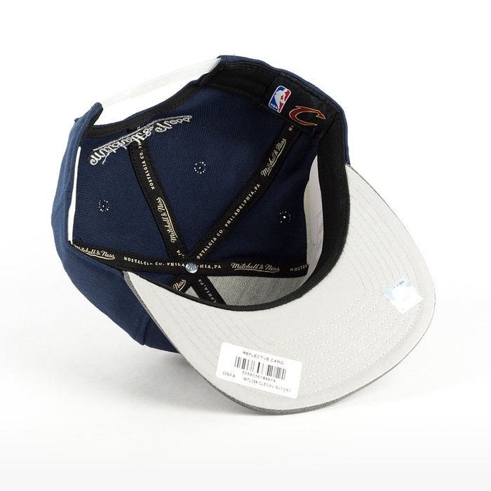 Mitchell and Ness snapback Reflective Camo Cleveland Cavaliers navy / grey