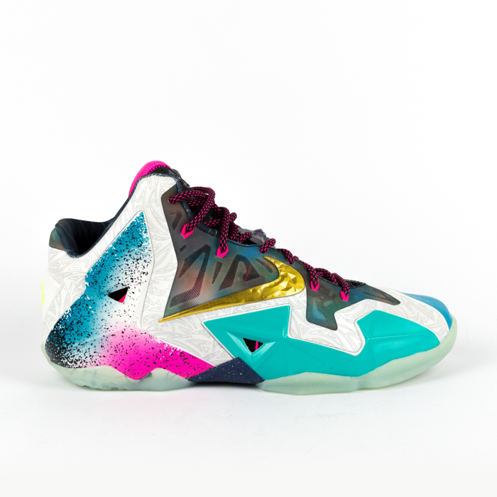 LEBRON KOBE NIKE ポスター Nike LeBron 21 