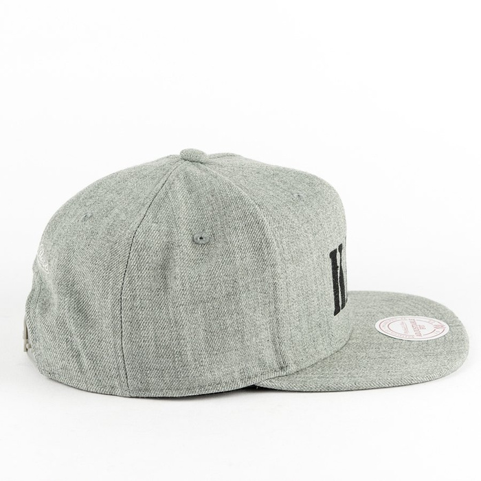 Melanżowe Akcesoria Tekstylne x Mitchell and Ness snapback KATO Script grey heather / black
