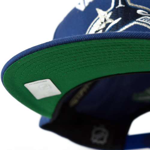 Mitchell and Ness snapback Solid Team Colour SB Vancouver Canucks navy