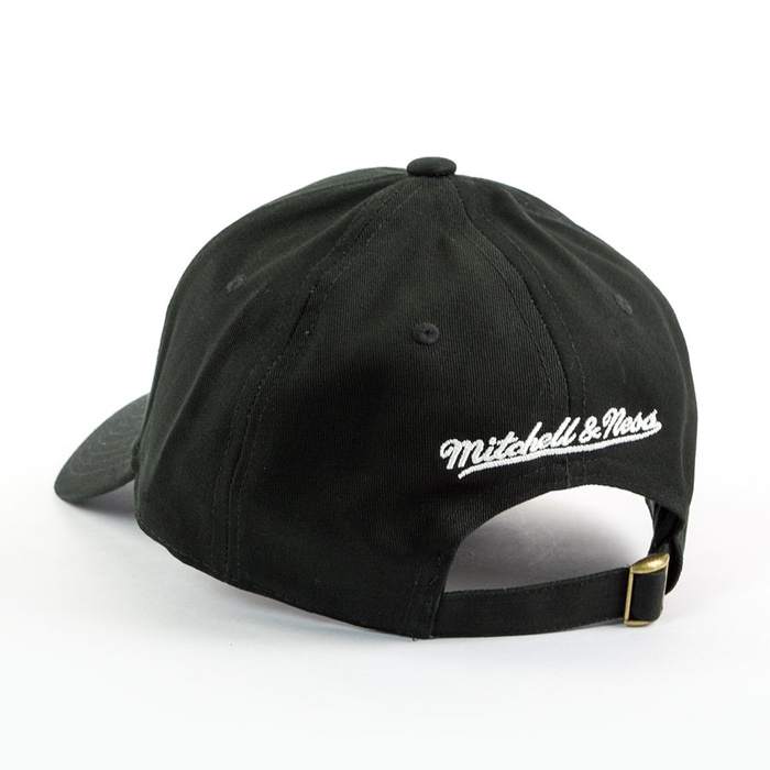 Mitchell and Ness strapback Team Logo Low Pro Chicago Bulls black