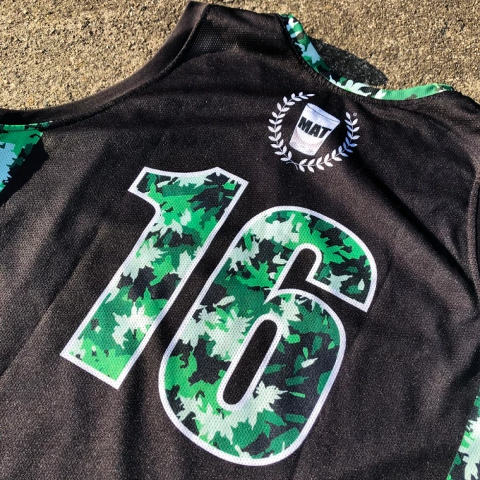 Proton x Melanżowe Akcesoria Tekstylne x MAT Wear dwustronny komplet koszykarski Bottle Camo white / black / camo