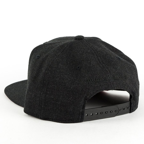 Czapka Mitchell and Ness snapback Team Heather Chicago Bulls black
