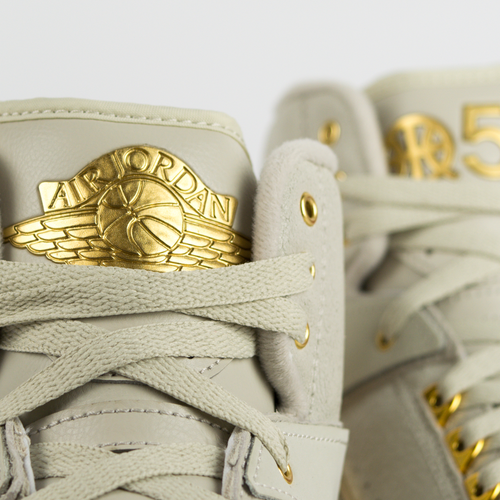  Buty do koszykówki Air Jordan 2 Quai 54 Light Bone / Metallic Gold-White (866035-001) TM