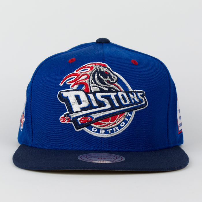 Czapka Mitchell and Ness Detroit Pistons snapback Championship Pack 2004 Title royal (VP01Z)