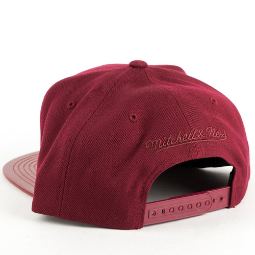 Czapka Mitchell and Ness snapback Patent 2 Tone Cleveland Cavaliers burgundy