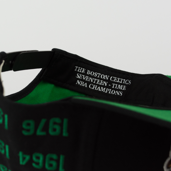 Mitchell and Ness Boston Celtics snapback Championship Pack 17 Titles black / green (V099Z)