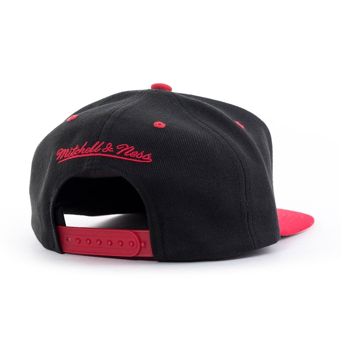 Mitchell and Ness snapback Team Arch Chicago Bulls black / red