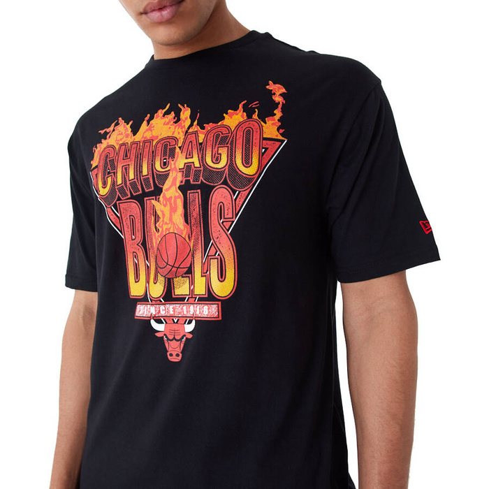 KUPUJ TANIEJ W ZESTAWIE! New Era koszulka Flame Graphic NBA Chicago Bulls + kapelusz Washed Pack Chicago Bulls