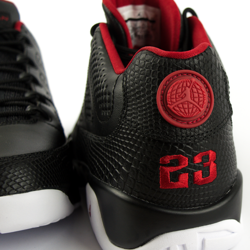 Buty do koszykówki Air Jordan 9 Retro Low Bred Black / University Red-White (832822-001)