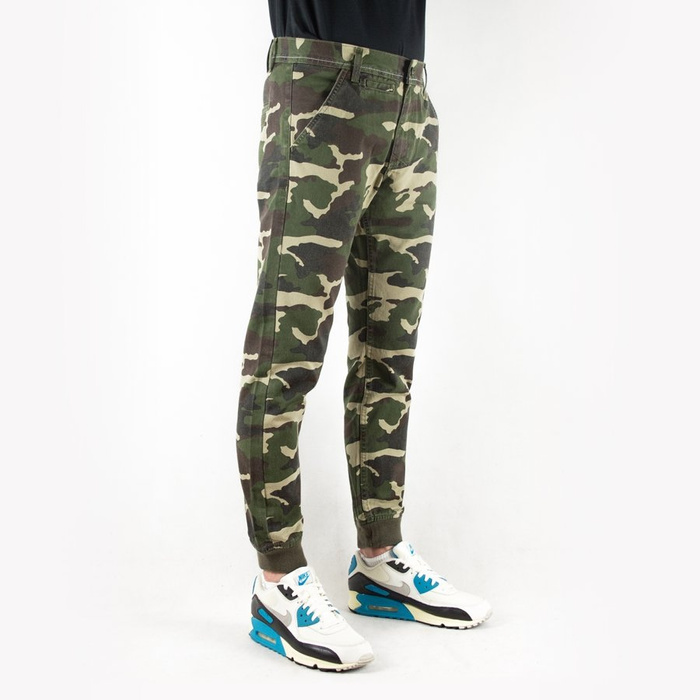 Spodnie Mass Denim jogger Classics sneaker fit woodland camo