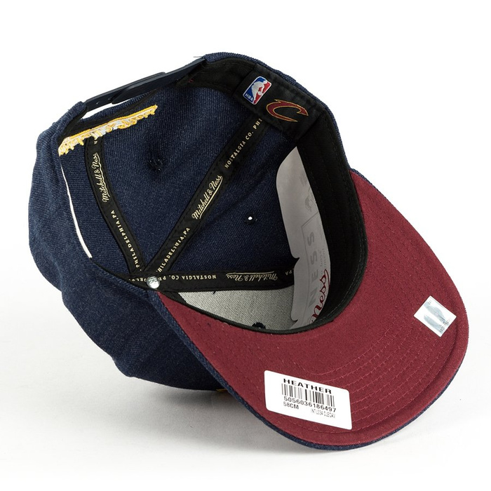 Czapka Mitchell and Ness snapback Team Heather Cleveland Cavaliers navy