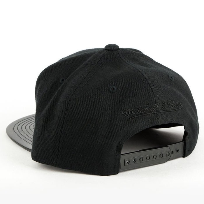 Mitchell and Ness snapback Patent 2 Tone Chicago Bulls black