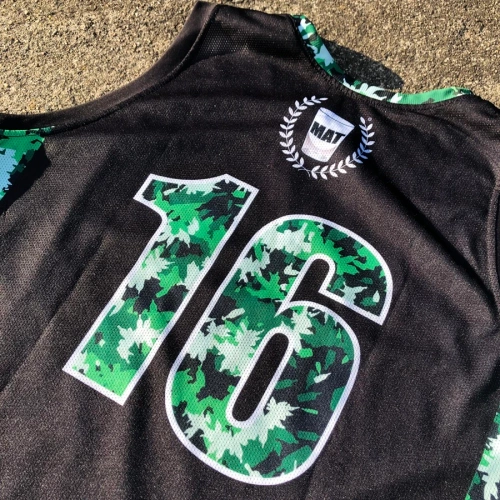 Proton x Melanżowe Akcesoria Tekstylne x MAT Wear dwustronny komplet koszykarski Bottle Camo white / black / camo