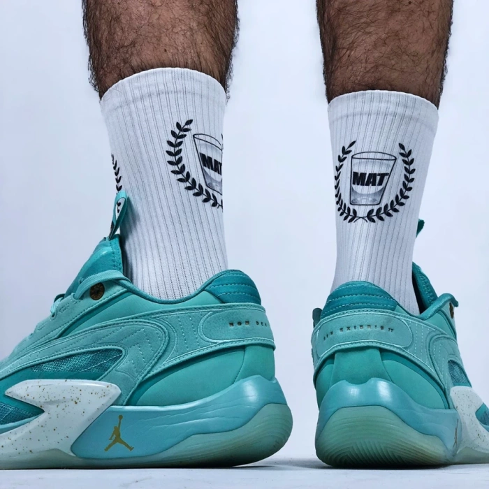 hSports x MAT Wear basketball socks MAT Front Logo white