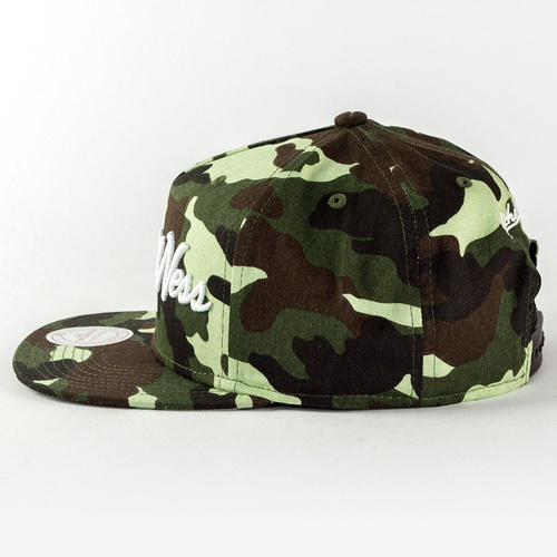 Mitchell and Ness snapback Pinscript camo / white