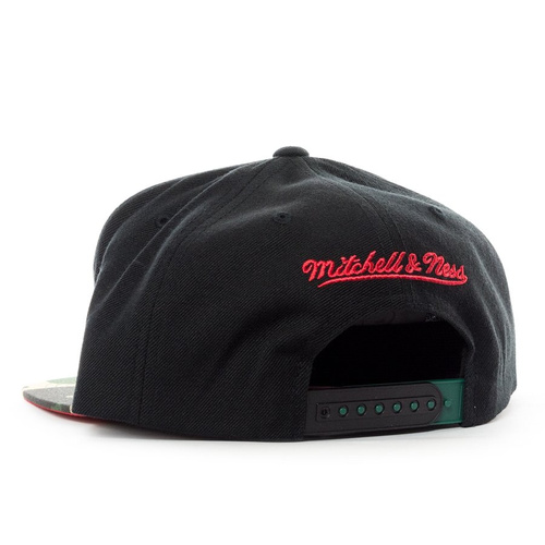 Mitchell and Ness snapback Blind Camo Chicago Bulls black / woodland camo