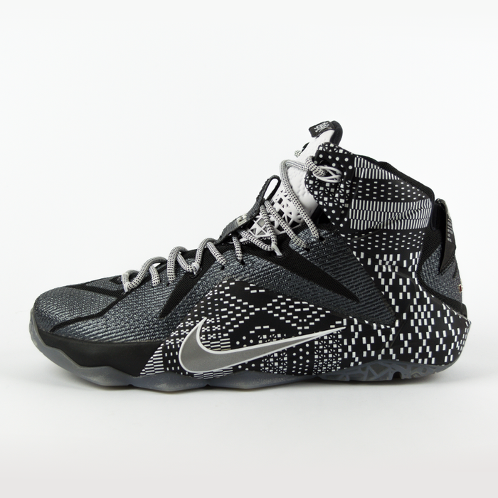 Buty do koszykówki Nike Lebron XII Bhm white / black (718825-001) TM