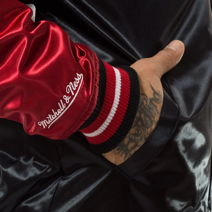 Mitchell and Ness NBA Tough Season Satin Jacket Chicago Bulls
