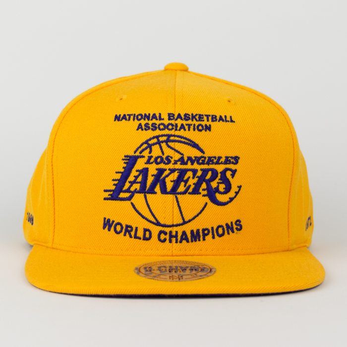Czapka Mitchell and Ness Los Angeles Lakers snapback Championship Pack 16 Titles yellow (VP11Z)